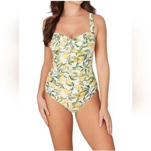 Nip Tuck Joanne Twist Front One Piece Swimsuit. Size 6 lemons summer beach pool